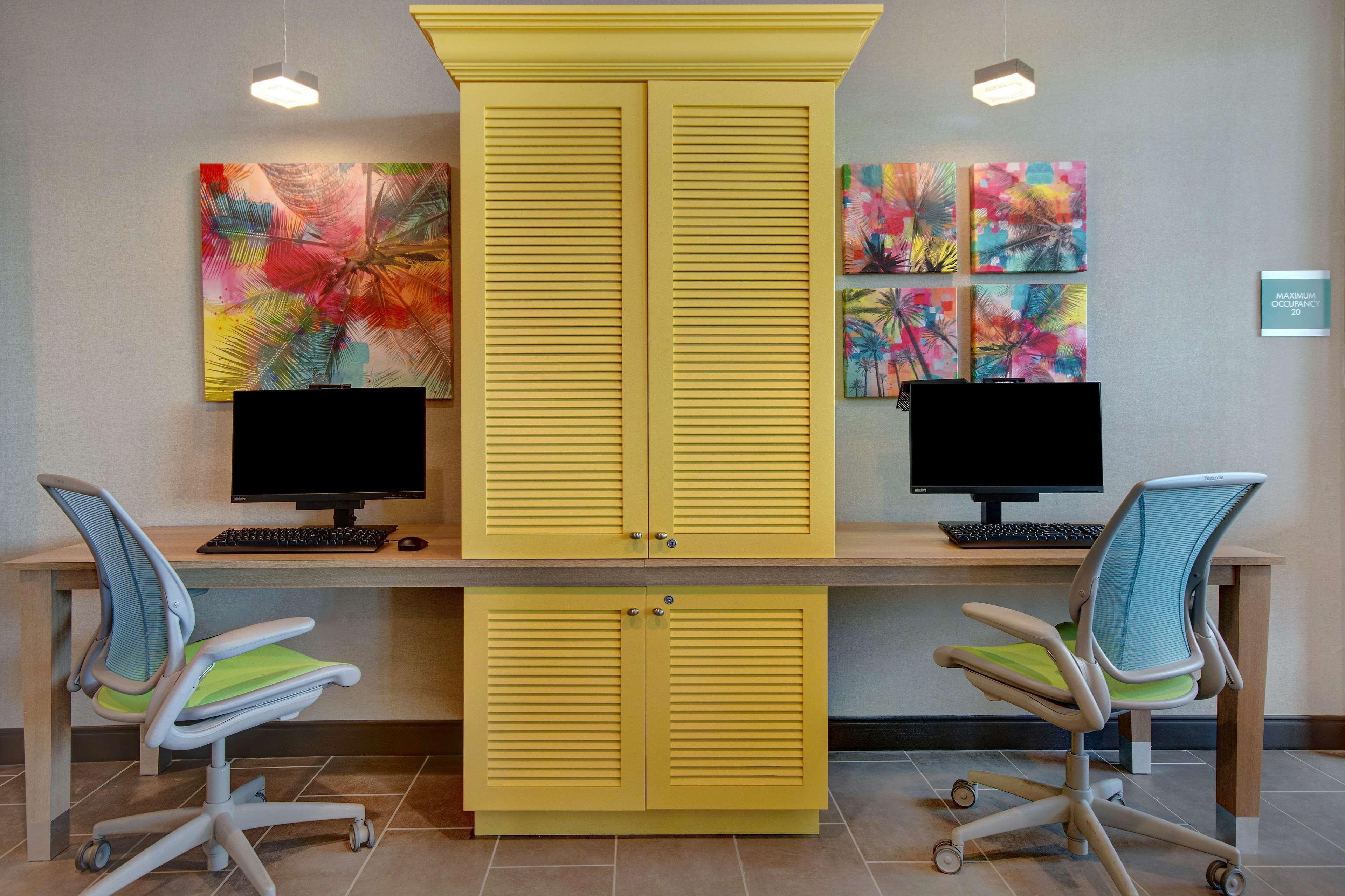 Hotel Home2 By Hilton