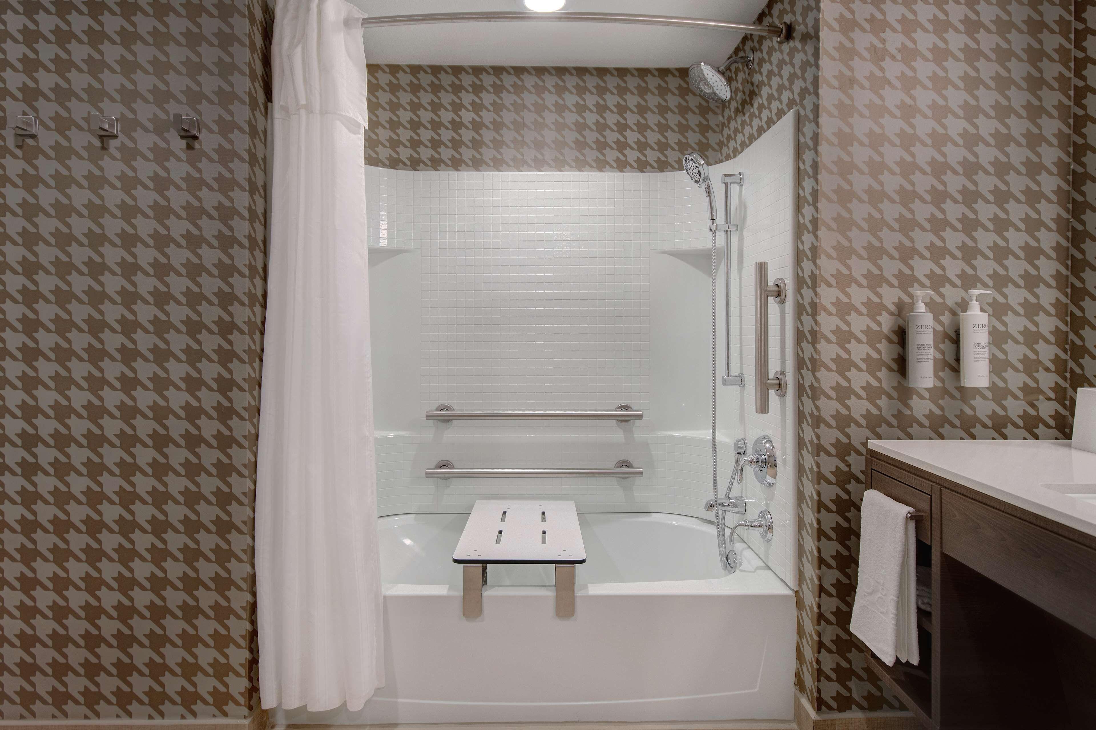 Hotel Home2 By Hilton